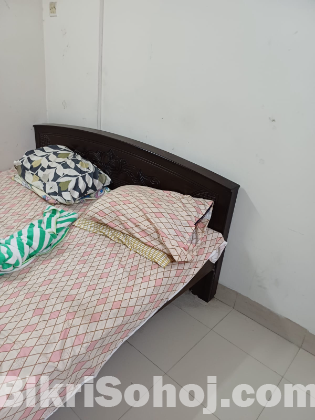 6 feet master bed